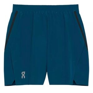 On Running Train Shorts Tempest M